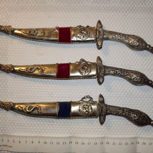 Decorative daggers with sheaths, 27–30cm, collectible