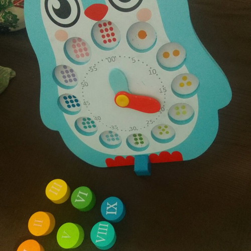Educational learning clock like new with stand and manual hands