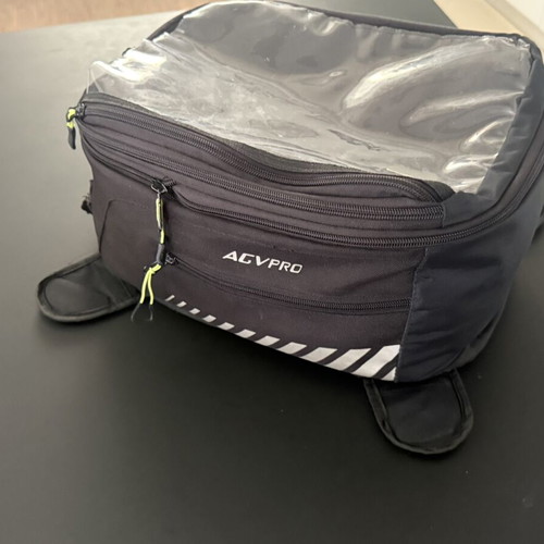 Magnetic tank bag