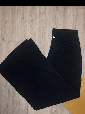 Myprotein high-waisted flare leggings, black