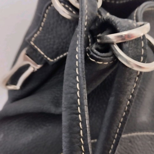Leather shoulder bag used, black with magnetic clasp