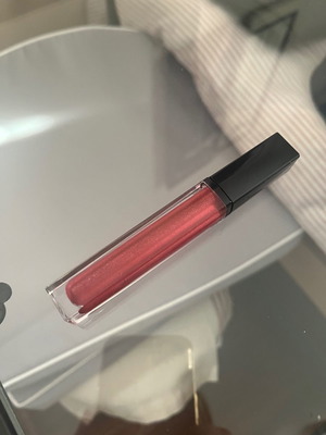 Lipgloss Estée Lauder καινούργιο, απόχρωση Flirtatious magenta