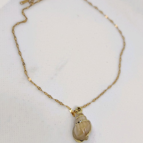 Shell necklace made of stainless steel like new, beige and gold