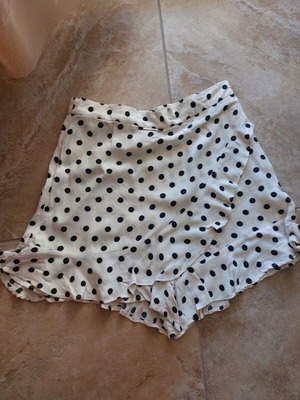 Zara skort polka dot white and black like new, size S
