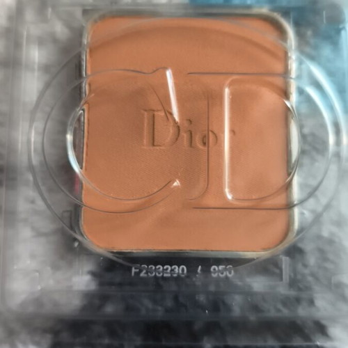 Dior powder 050