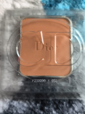 Dior powder 050