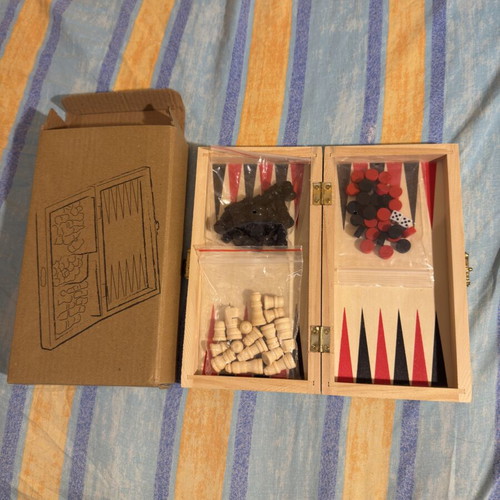 Chess Backgammon Checkers 3-in-1 game set, new in box