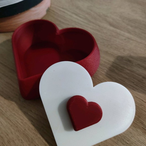 Gift box for accessories heart-shaped new