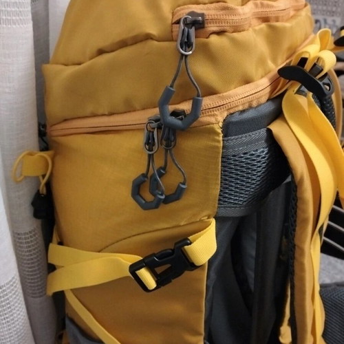 Раница Adventure 50L нова за туризъм с вентилация и дъждобран