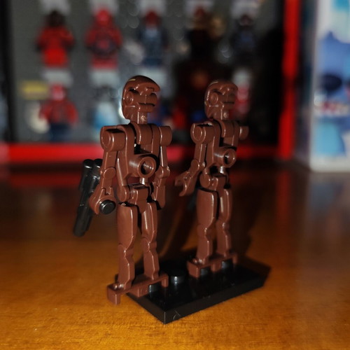 Commando Droid (Brown) Lego figure with base and blasters, Lepin