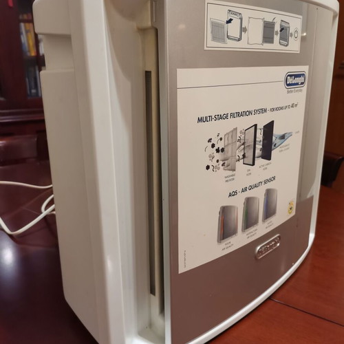 DeLonghi AC150 air purifier ionizer like new for rooms up to 40 m2