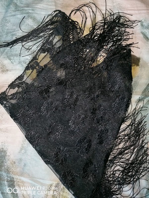 Tulle Shawl with Rose Pattern used