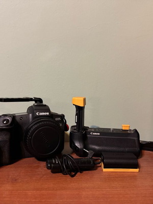 Canon EOS R πακέτο μεταχειρισμένο με battery grip, φακούς και Smallrig cages