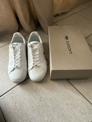 Lacoste sneakers size 42 like new, white
