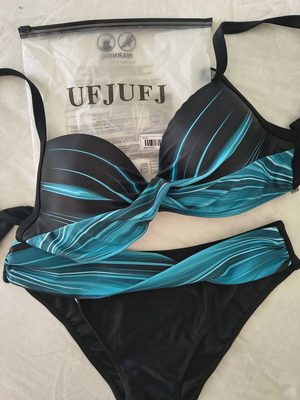Shein swimsuit medium cup B-C new, black and blue