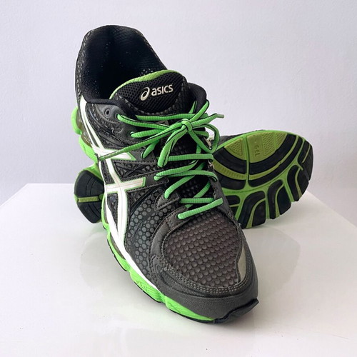 Vintage ASICS Gel Nimbus 13 running shoes 2011