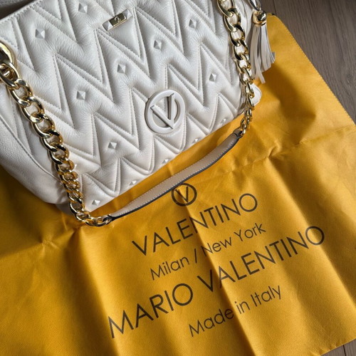 Valentino shoulder bag like new, beige leather, spacious with many pockets
