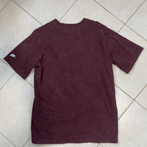 Nike T-shirt size Small, brown and turquoise
