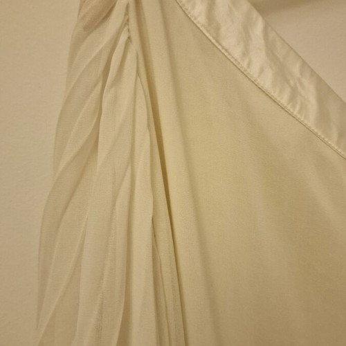Short dress with pleated sleeve white, like new, size M
