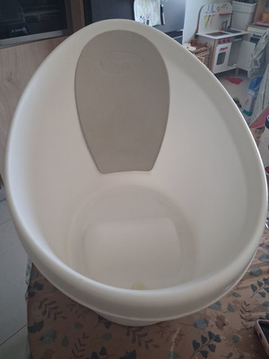Shnuggle baby bath used in very good condition