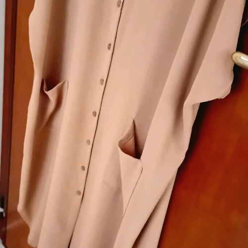 Long dress with buttons and pockets, short sleeves, like new, beige