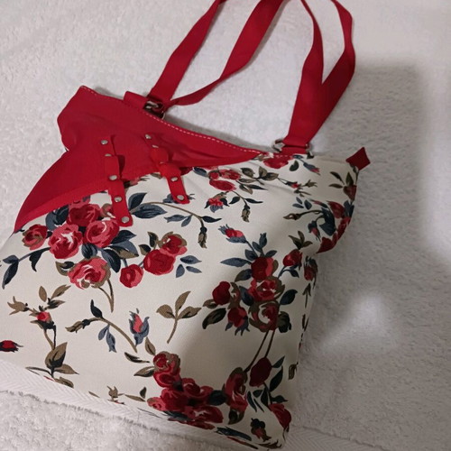 Shoulder bag new, fabric with floral pattern
