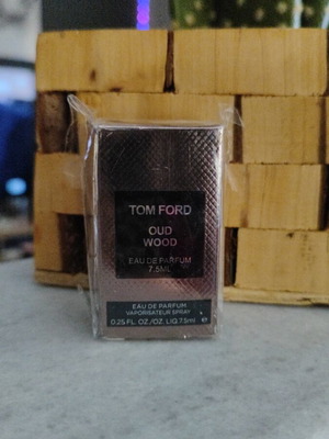 Tom Ford Oud Wood Eau de Parfum καινούργιο, tester 7,5 ml