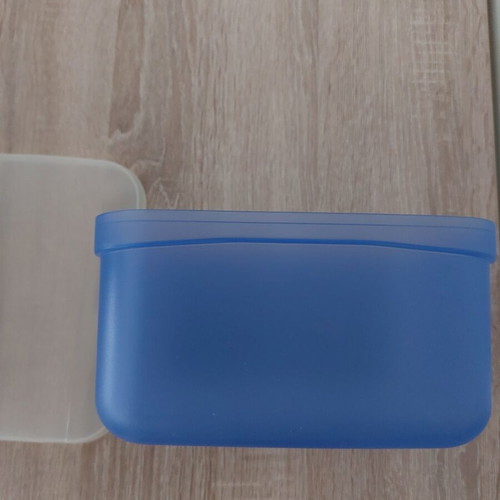 Tupperware container 2.2L new, airtight food storage