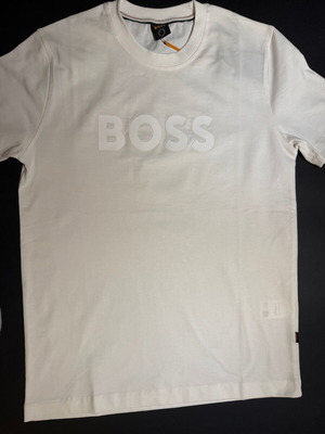 Тениска Boss нова, бяла, памучна материя