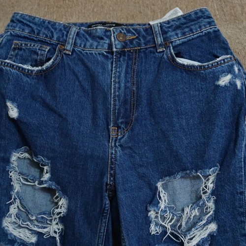 Bershka women's jeans with rips like new, size S