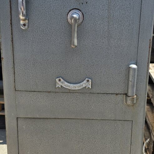 Metal safe used with original key and lock