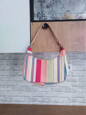 Vintage hand bag like new, multicolor, fabric with zipper