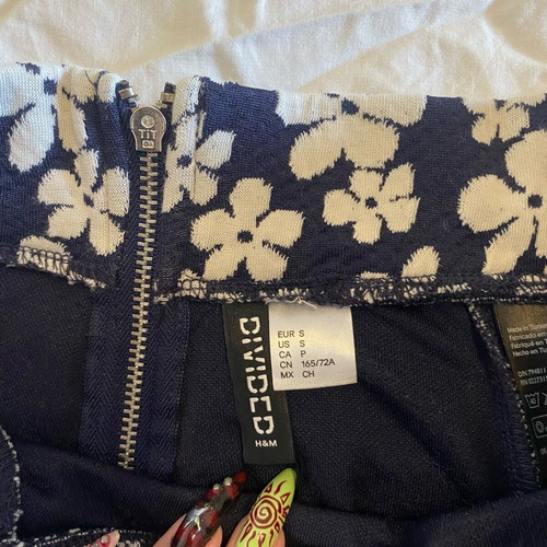 Skater skirt with floral pattern H&M in very good condition