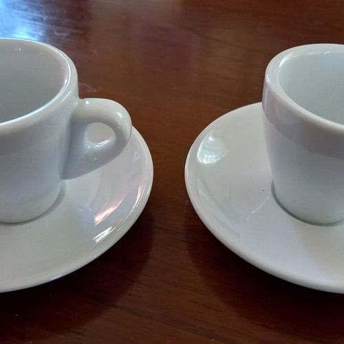 Set of 2 Lumidis Archontikos collectible coffee cups like new