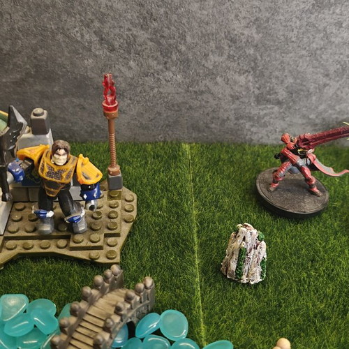 World of Warcraft Mini Figures Set like new with custom battle scenery