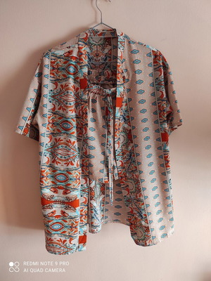 Summer set with short-sleeve kimono and elastic shorts like new, beige and orange