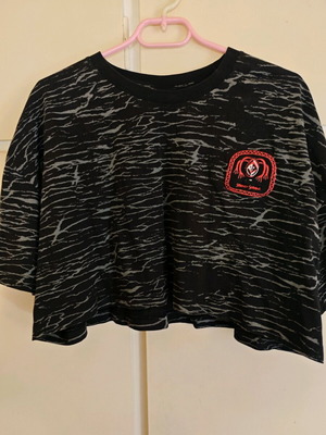 Stranger Things Quiksilver Cropped T-Shirt new, black