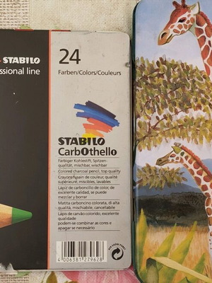 Μολυβοκάρβουνα Stabilo, κάρβουνα και μολύβια ζωγραφικής μεταχειρισμένα, δύο κασετίνες