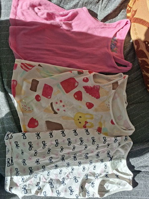 Children's sleeveless bodysuits like new, pack of 3, multicolor
