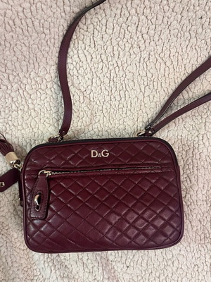 Dolce & Gabbana leather crossbody bag like new, burgundy