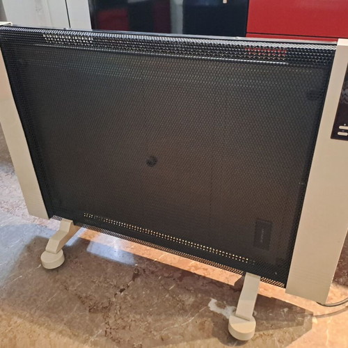 Juro-Pro Proheat Floor Heater like new, 2000W, remote control