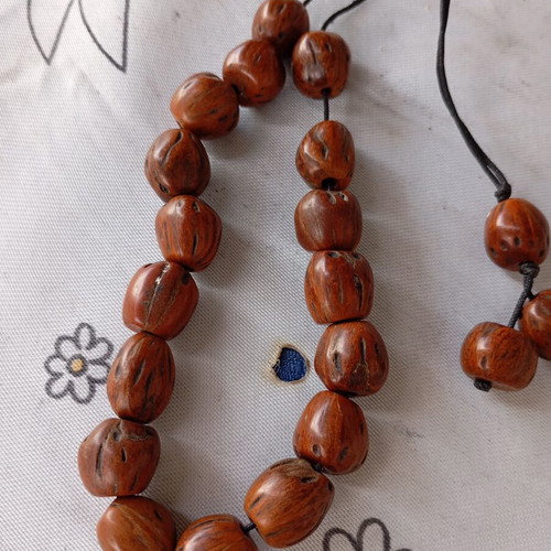 Moschokarydo Komboloi like new with 17 + 3 beads