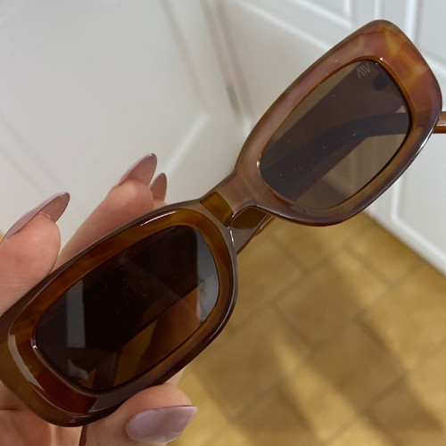 AV sunglasses used in excellent condition