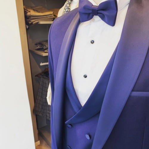 Men's wedding suits new with ties and cufflinks
