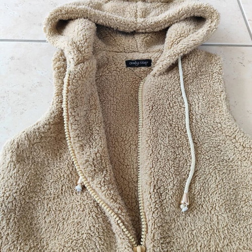 Fleece vest with hood and ears, like new, size S kids 12-14