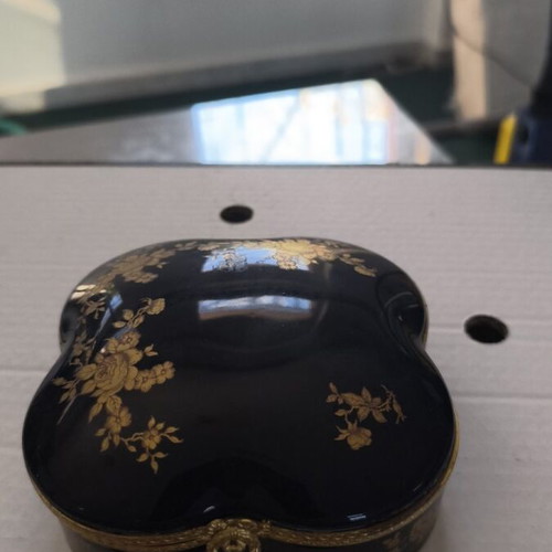Porcelain box vintage like new, German jewelry box