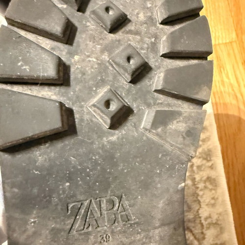 Zara boots with studs like new, black size 39