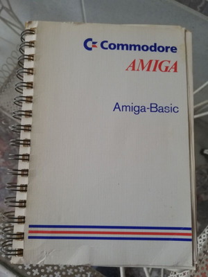 Βιβλίο Manual Commodore Amiga Basic μεταχειρισμένο, στα Γερμανικά