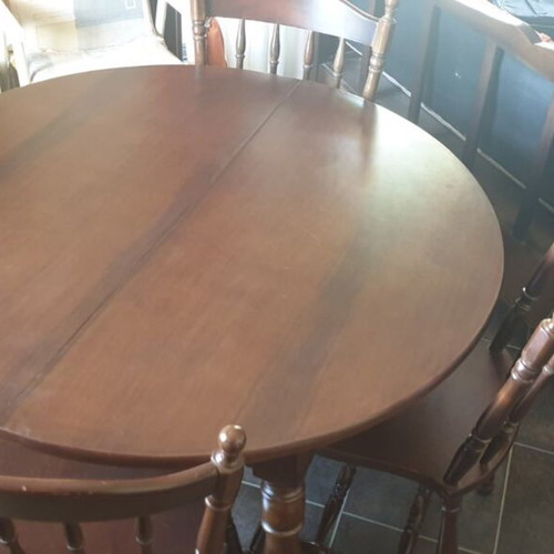 Country dining table with 4 chairs like new