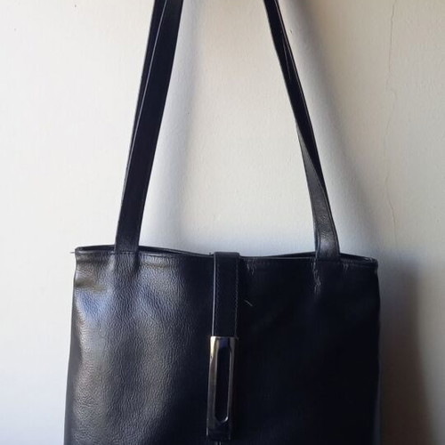 Leather large black shoulder bag like new with interior divider
